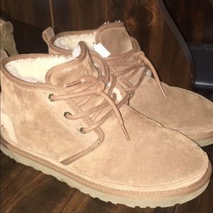 Ugg neumel boots sz 10